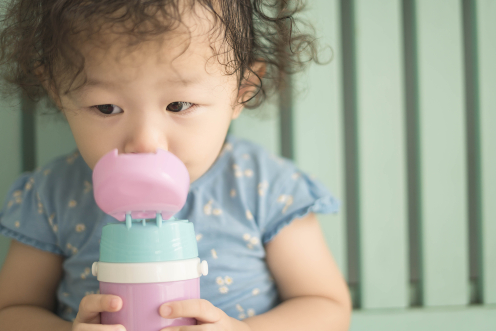 研究分析數以千計的孕婦、胎兒與兒童樣本,探討塑膠化學物質對健康的影響