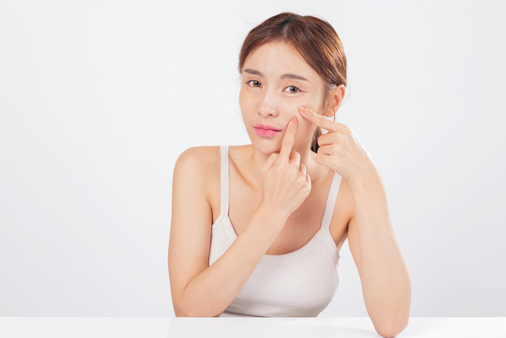 定期更換枕套，減少細菌和污垢積聚能避免面部生瘡。