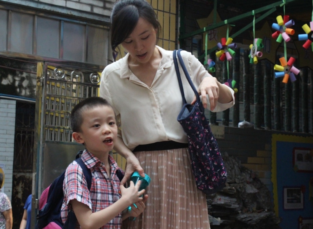 陌生家長一句提問，令事主潰堤