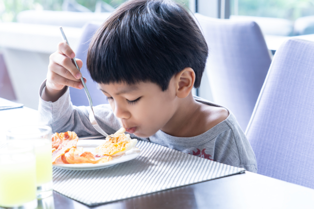 沒有人能期望一個幼兒乖乖坐著又安靜不吵，這對孩子並不合理