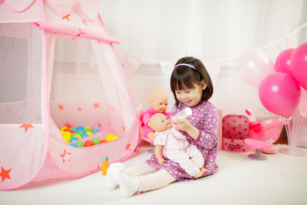 許多設計給女孩的積木套裝,也往往被簡化成裝飾或夢幻場景,難以真正訓練空間思維