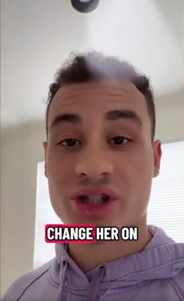 他認為，日常的照顧工作如果有方法與規律，確實可以變得相對容易，但環境與心理負擔才是決定育兒辛苦與否的重要因素