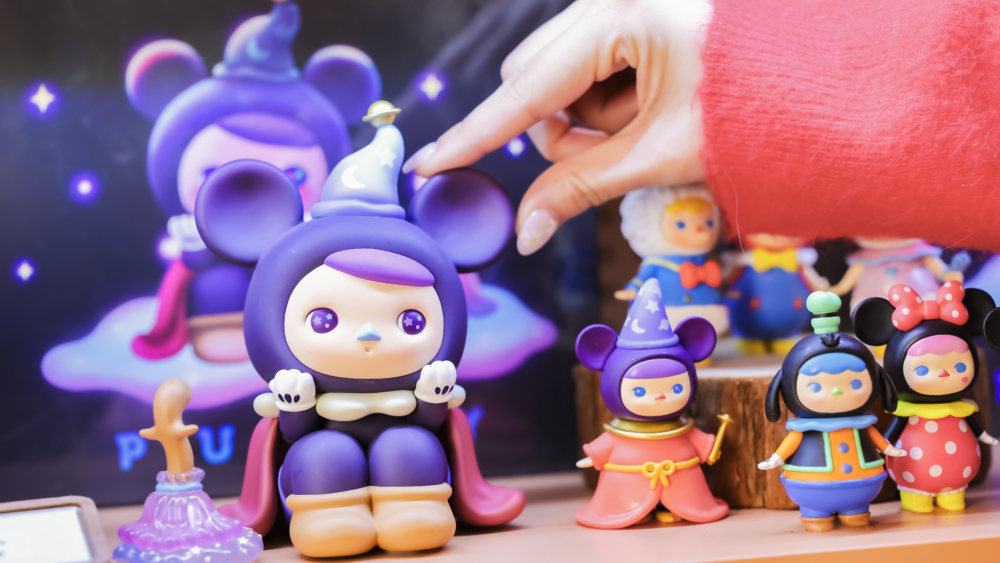 限定店有齊擺設、小飾物、文具和生活用品。