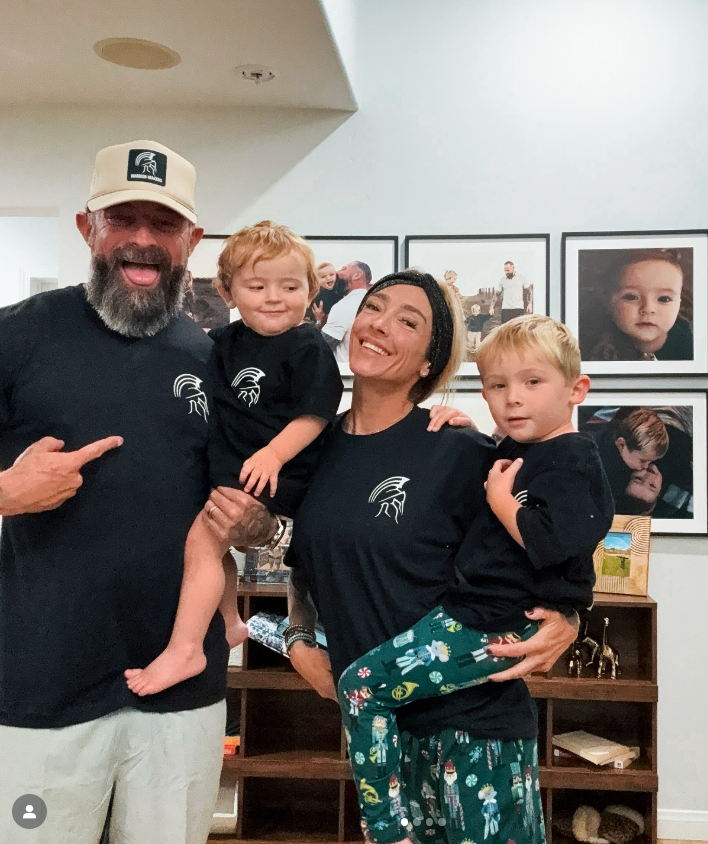 美國一位爸爸Jonathan David Denham因為處理自己4歲兒子Jax的方式而在網路上爆紅