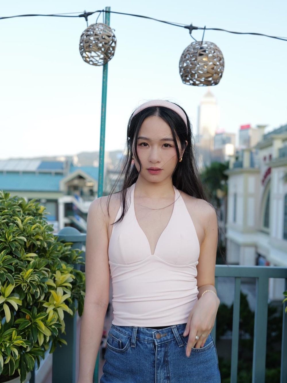 如果有 24 小時的自由時間：她想飛到巴黎瘋狂Shopping。