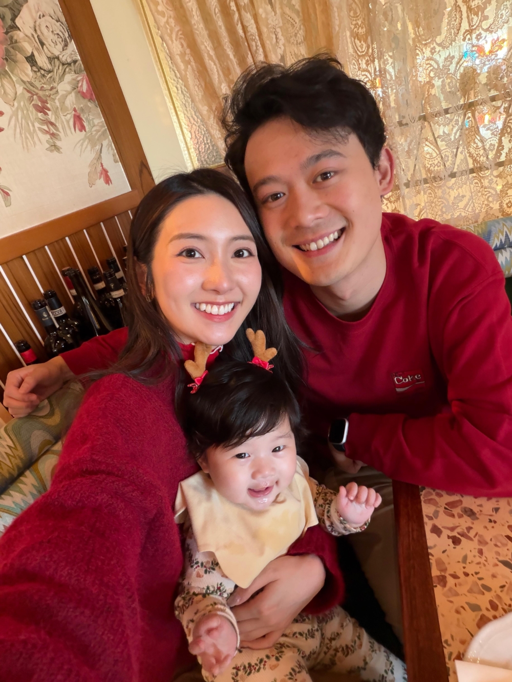 以前的日常聽著「咔嚓咔嚓」的快門聲,現在卻換成洗奶樽、換尿片的生活