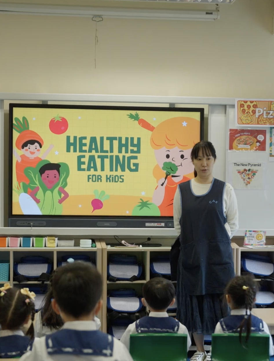 宣道幼稚園每班都有英文班主任教授英語。