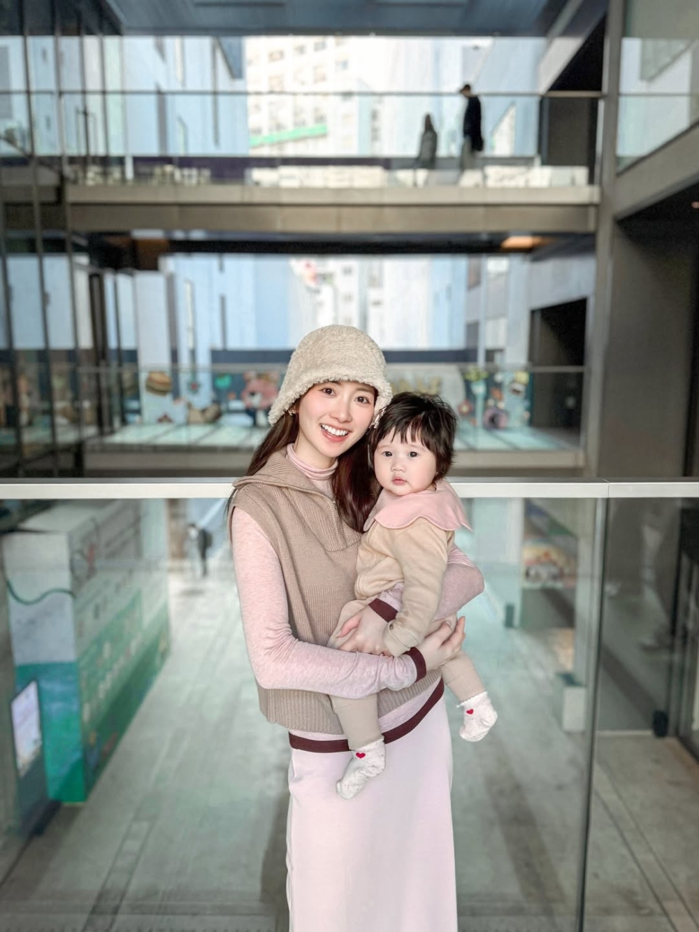 「見到個女一個無意識嘅笑,其實已經可以治癒所有疲倦。」