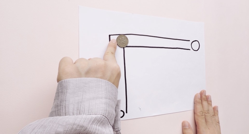 推硬幣：火車要小心