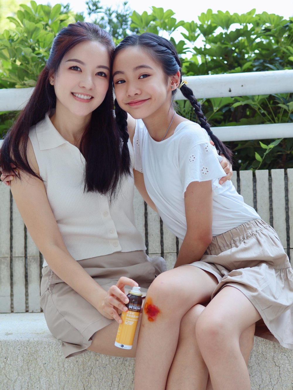 陳小姐與小朋友郊遊會常備Betadine® 乾粉噴霧消毒劑